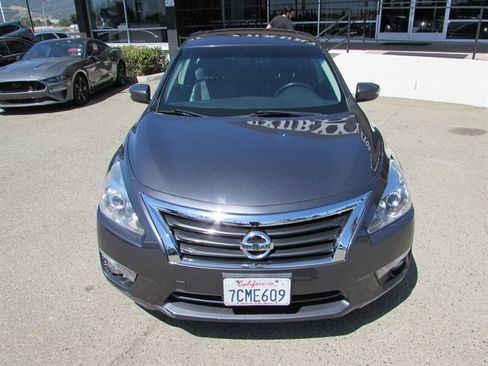 Used 2013 Nissan Altima 2.5 SL w/ Technology Pkg FWD image 2