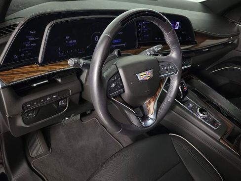 Used 2023 Cadillac Escalade ESV Premium Luxury AWD/4WD image 23