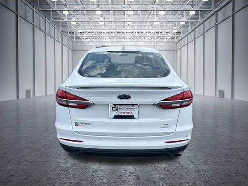 Used 2020 Ford Fusion SE w/ Equipment Group 151A FWD image 4