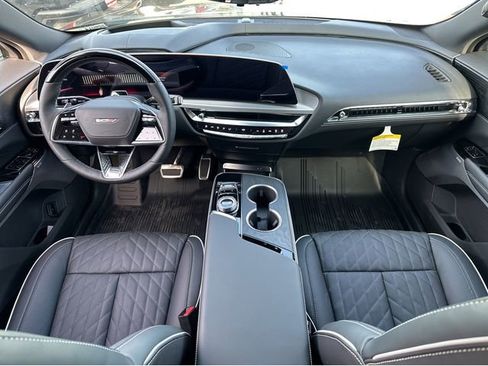 New 2026 Cadillac Lyriq V w/ Exterior Carbon Fiber Package image 27