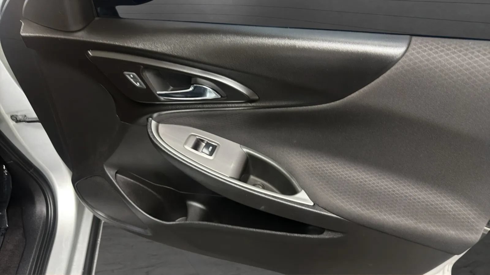 Used 2020 Chevrolet Malibu LS FWD image 18