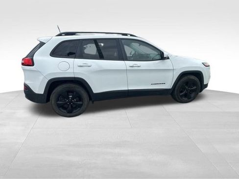 Used 2017 Jeep Cherokee High Altitude AWD/4WD image 8