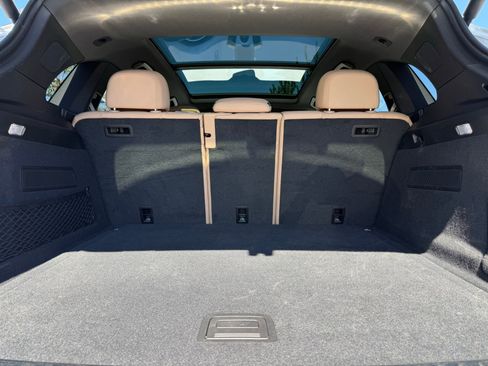 Certified 2022 Porsche Cayenne Platinum Edition image 34