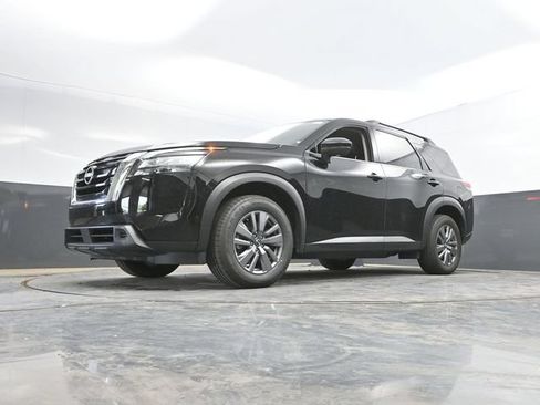 Used 2025 Nissan Pathfinder SV AWD/4WD image 48