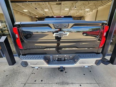 Used 2024 Chevrolet Silverado 1500 LTZ w/ LTZ Premium Package AWD/4WD image 5