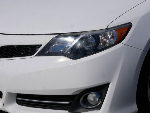 Used 2013 Toyota Camry SE image 16