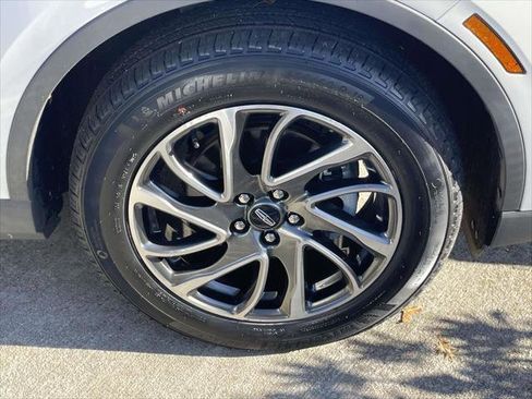 Used 2022 Lincoln Corsair Standard w/ Equipment Group 101A image 9