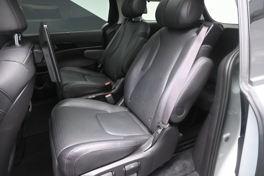 Used 2025 Kia Carnival SX Prestige FWD image 20
