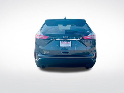 Used 2020 Ford Edge SE image 5