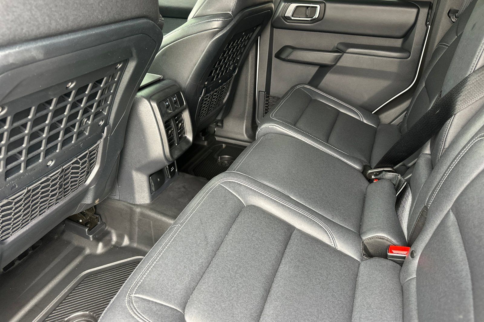 Used 2025 Ford Bronco Badlands AWD/4WD image 13