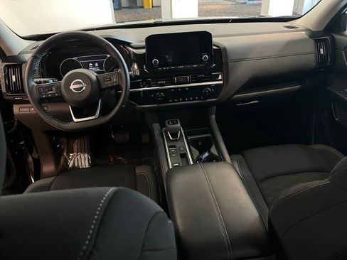 Used 2025 Nissan Pathfinder SV image 35