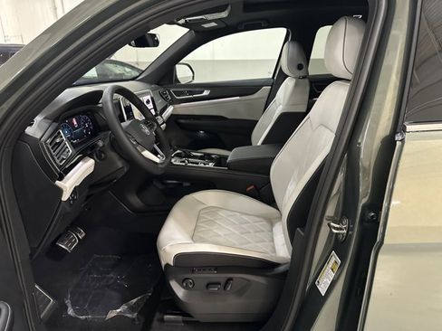 New 2026 Volkswagen Atlas Cross Sport SEL Premium R-Line AWD/4WD image 16