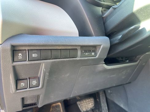 Used 2021 Toyota Sienna XLE image 27