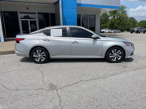Used 2022 Nissan Altima 2.5 S FWD image 48