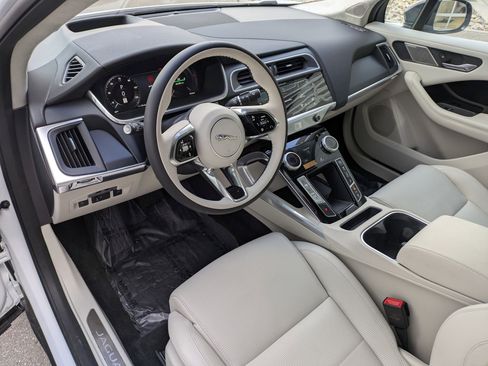 Used 2024 Jaguar I-PACE R-Dynamic HSE image 15