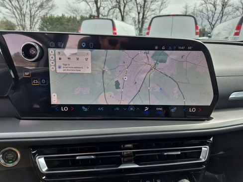 Used 2026 Chevrolet Traverse LT w/ Driver Confidence Package image 21