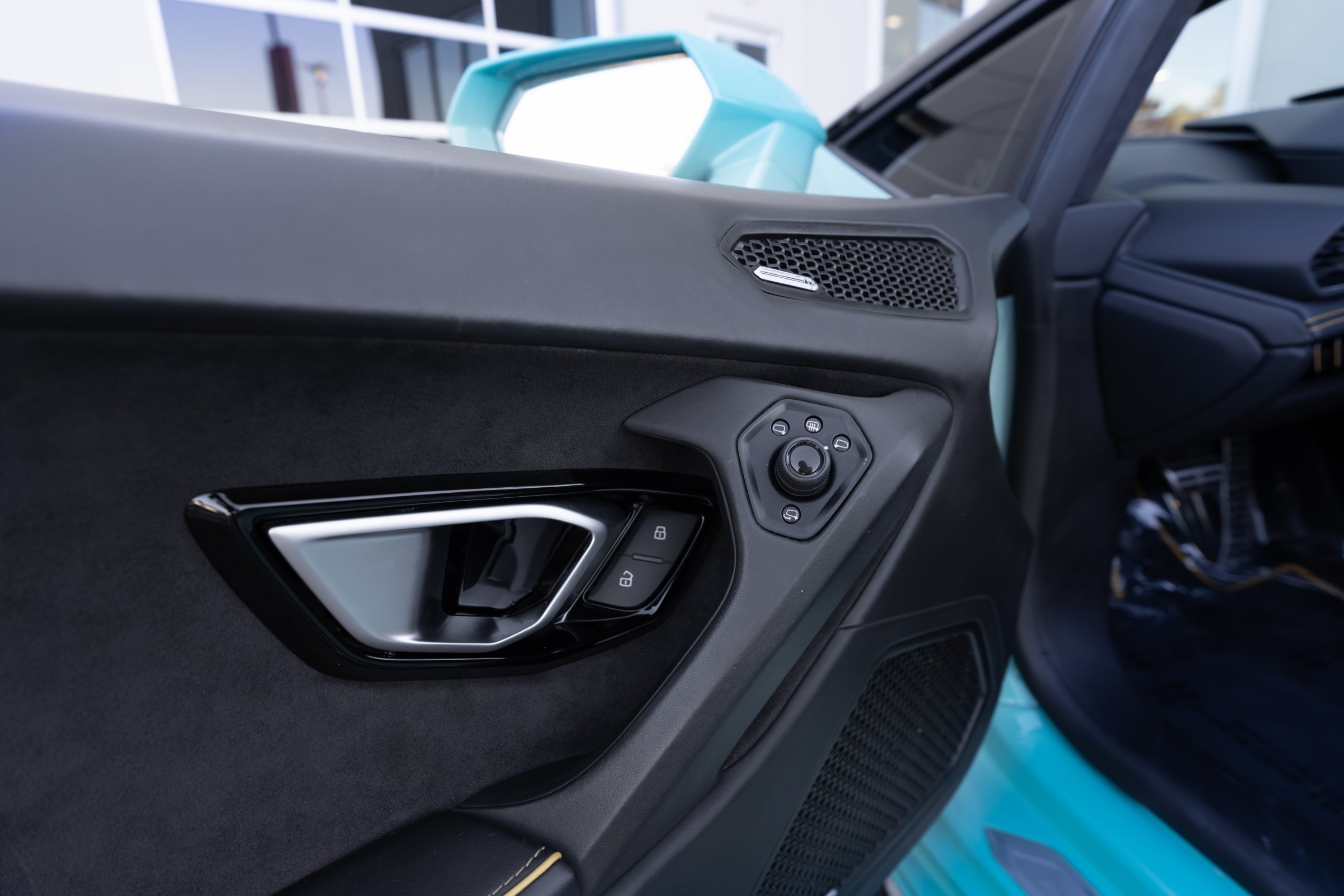 Used 2023 Lamborghini Huracan EVO RWD image 27