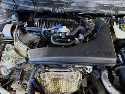 Used 2019 Nissan Rogue SV w/ Premium Package FWD image 39