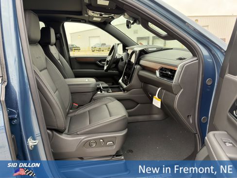 New 2026 GMC Yukon XL Denali w/ Denali Reserve Package image 20