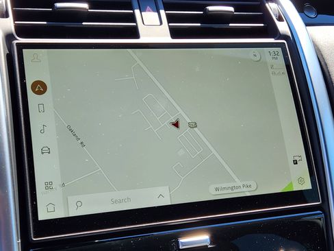 Used 2025 Land Rover Discovery S image 22