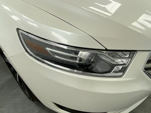 Used 2015 Ford Taurus SEL w/ Equipment Group 201A image 10