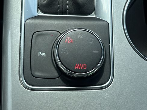 Used 2019 Chevrolet Blazer LT w/ Sound & Technology Package AWD/4WD image 39