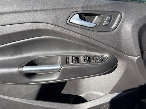 Used 2019 Ford Escape SE image 22