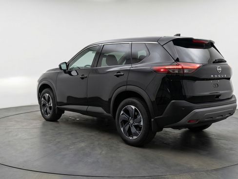 Used 2025 Nissan Rogue SV FWD image 6