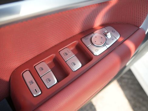 Used 2023 Genesis G70 2.0T w/ Sport Prestige Package image 23