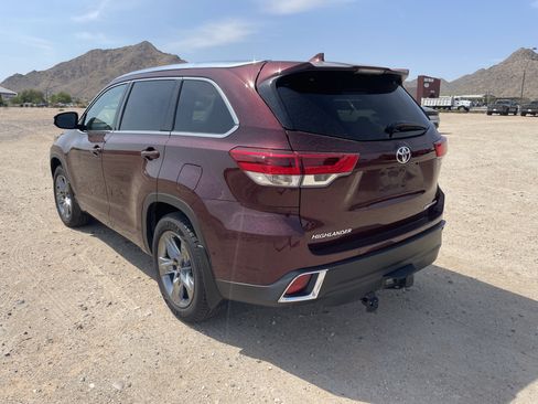Used 2019 Toyota Highlander Limited Platinum AWD/4WD image 3