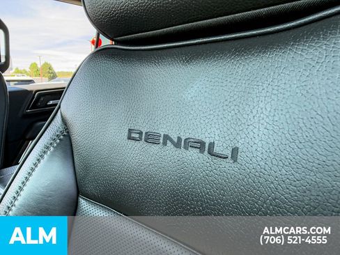 Used 2025 GMC Yukon Denali AWD/4WD image 10