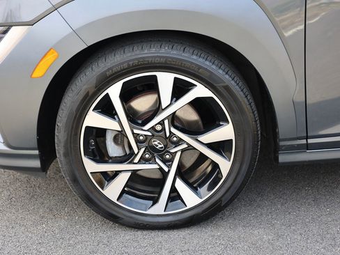 Used 2023 Hyundai Kona Limited image 11