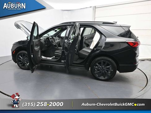 Used 2023 Chevrolet Equinox RS AWD/4WD image 37