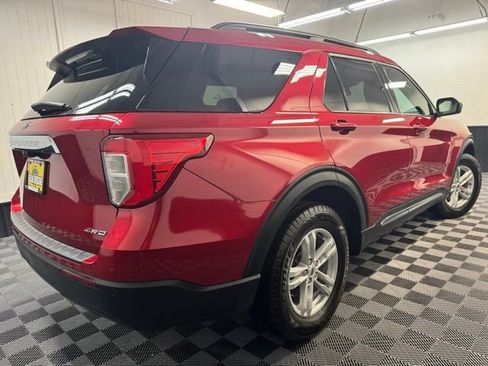 Used 2024 Ford Explorer XLT image 4