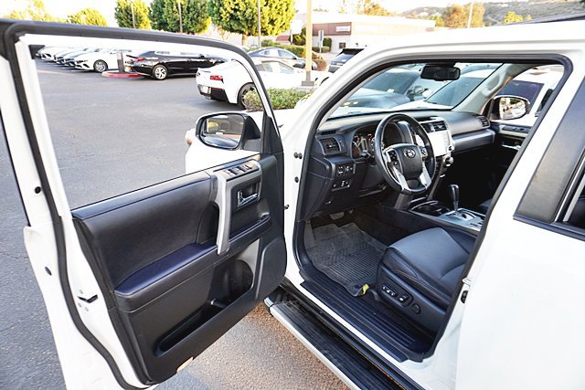 Used 2023 Toyota 4Runner SR5 Premium w/ Moonroof Package RWD image 52