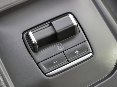 Used 2025 GMC Sierra 2500 AT4 w/ AT4 Premium Plus Package image 47