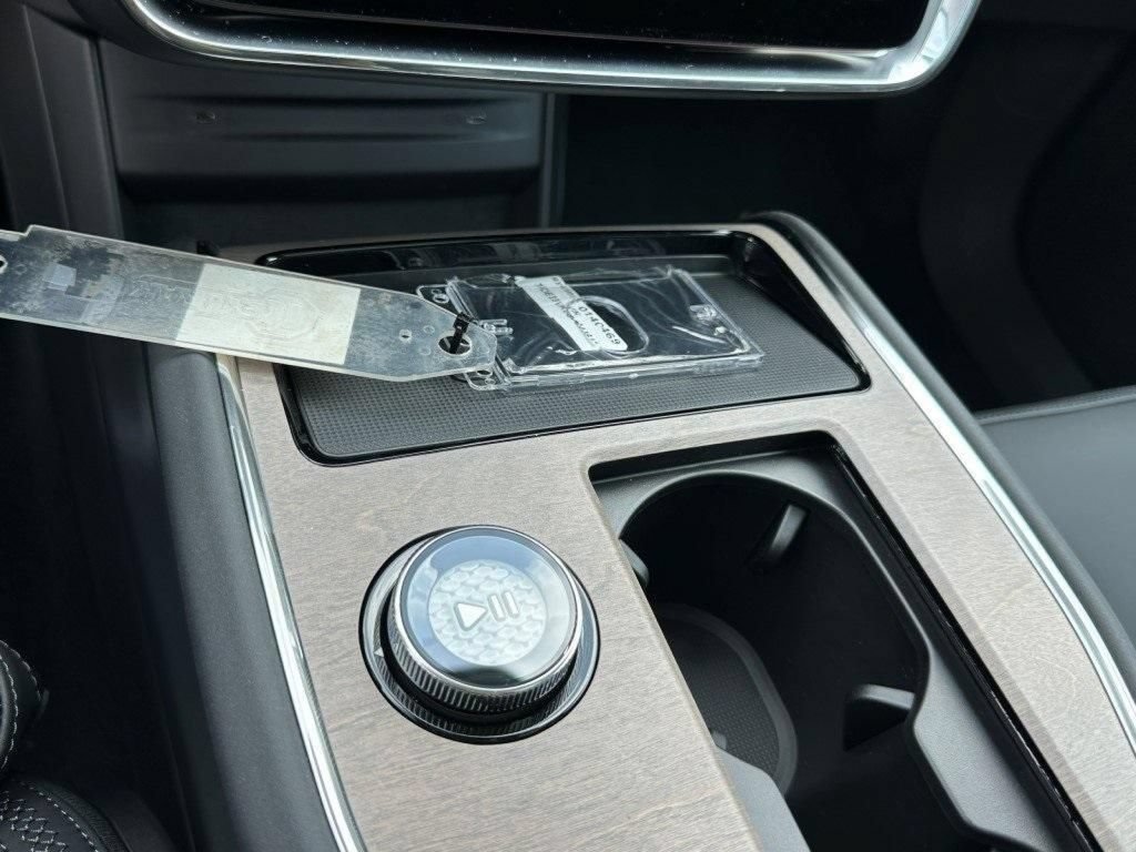 Certified 2025 Volvo EX90 Plus AWD/4WD image 23