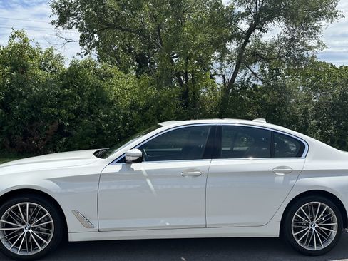 Used 2020 BMW 530i xDrive w/ Premium Package AWD/4WD image 6