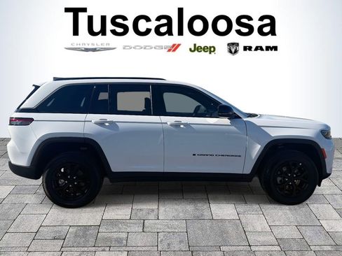New 2026 Jeep Grand Cherokee Altitude RWD image 8