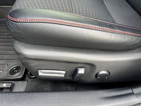 Used 2015 Toyota Camry SE image 26