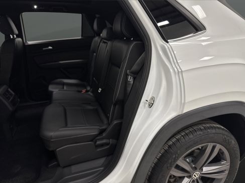 Used 2021 Volkswagen Atlas Cross Sport SE w/ Panoramic Sunroof Package FWD image 28