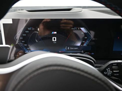 New 2026 BMW X7 M60i image 17