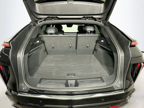 Used 2024 Cadillac Lyriq Luxury AWD/4WD image 28