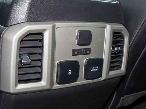 Used 2018 Ford F150 Lariat w/ Equipment Group 502A Luxury AWD/4WD image 16