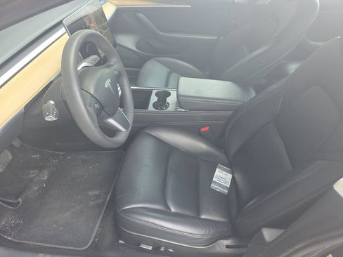Used 2023 Tesla Model 3 Standard Range RWD image 3
