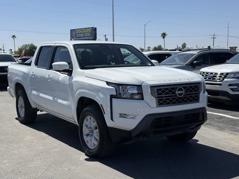 Used 2024 Nissan Frontier SV w/ SV Convenience Package image 14