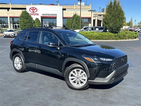 Used 2023 Toyota Corolla Cross LE image 2