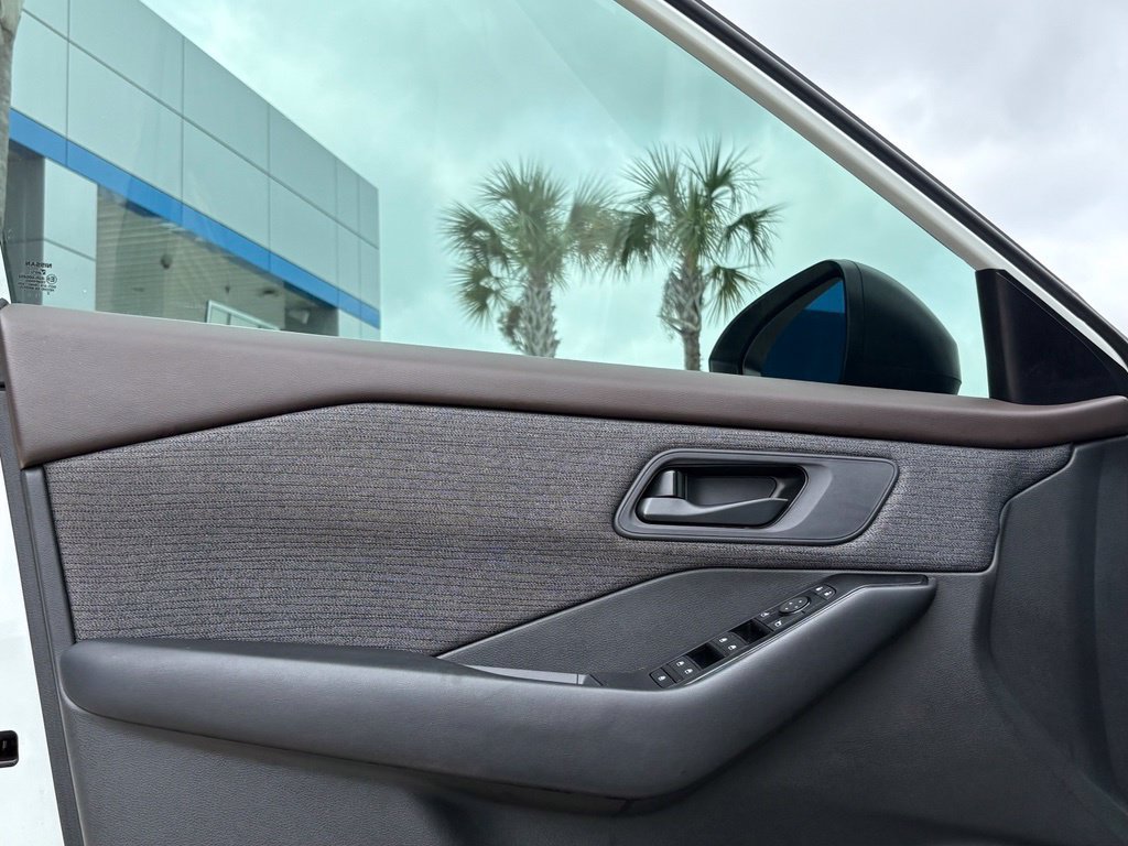 Used 2023 Nissan Rogue S FWD image 20