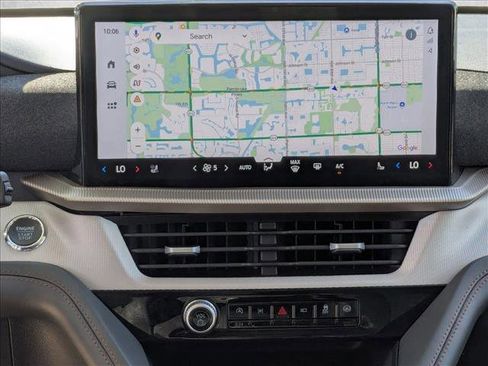Used 2025 Ford Explorer Active w/ Active Comfort Package RWD image 13