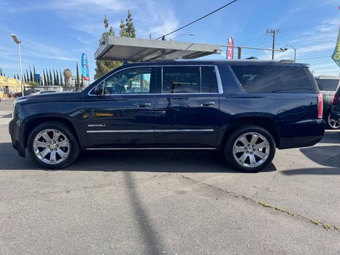 Used 2017 GMC Yukon XL Denali w/ Open Road Package AWD/4WD image 9